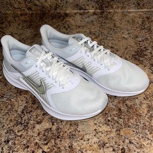 NEW Women's Nike Downshifter 11 Running Shoes - Size 9 - White/Metallic Silver